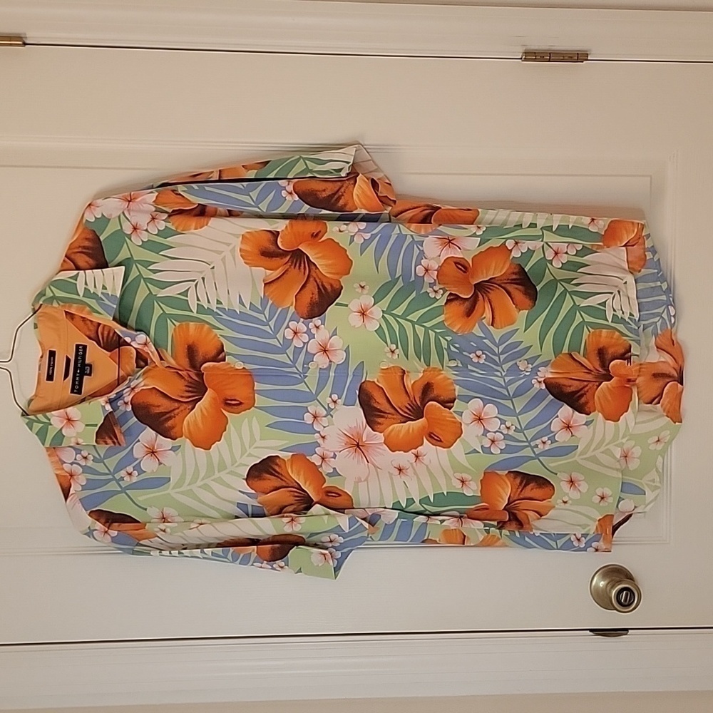 Tommy Hilfiger Size XL Floral Hawaiian Print Short Sleeve Button Down Shirt, EUC